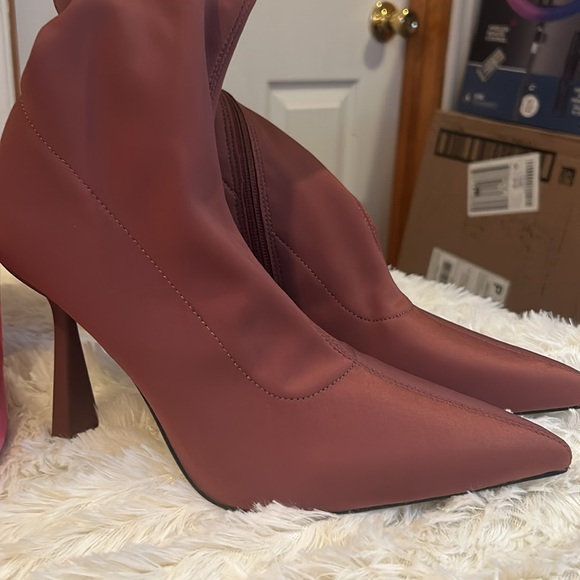 Zara Stretchy New With Tags, Mauve color too small for me - Picture 4 of 4